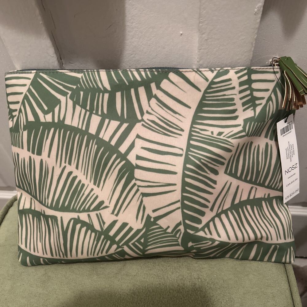 CHICO’S Green Palm Leaves Palm Fronds Cosmetic Bag New